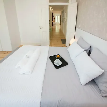 Boutique Lapa, 2 Suites, Luxury Design, River View Lisbon